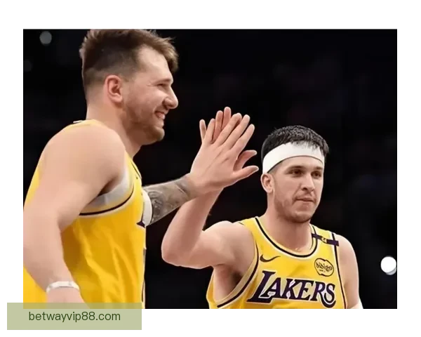 湖人首节大比分落后雷霆东契奇低迷里夫斯伤情引关注